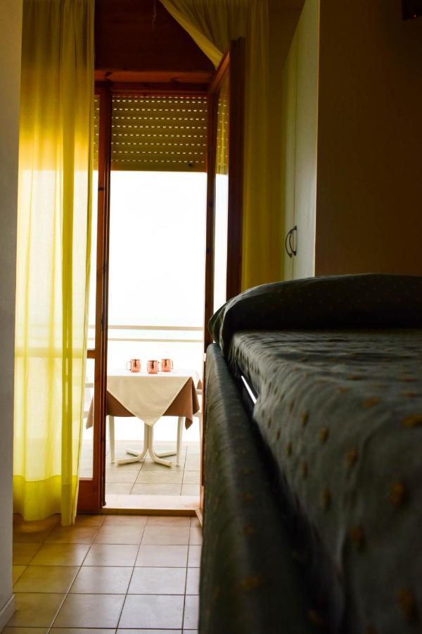 Hotel Embassy Pesaro Eksteriør bilde
