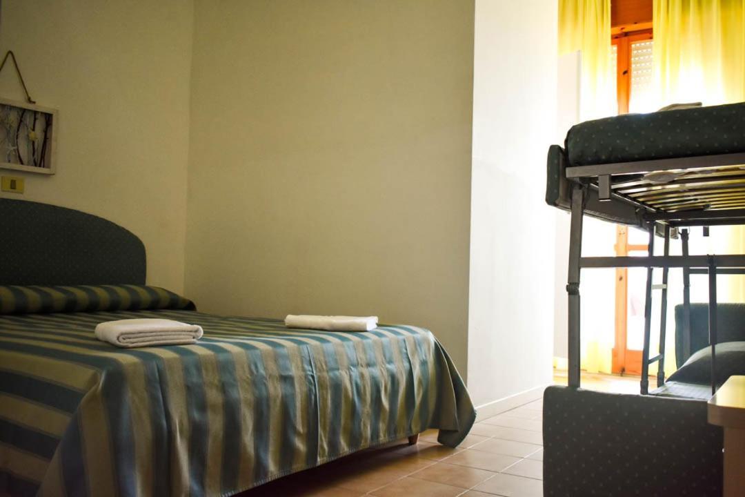 Hotel Embassy Pesaro Eksteriør bilde