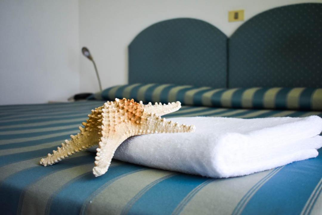 Hotel Embassy Pesaro Eksteriør bilde