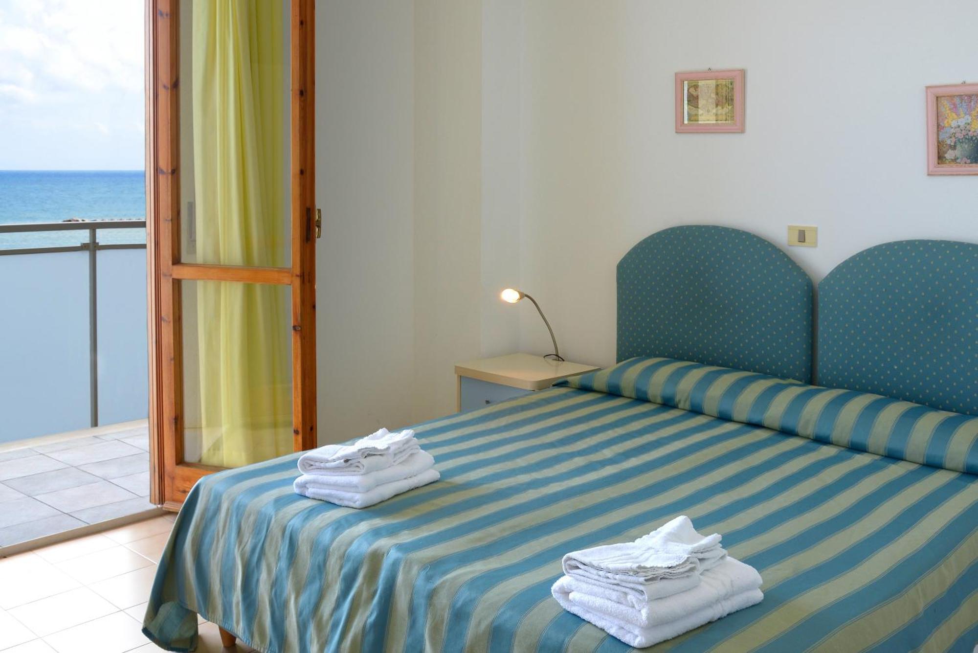 Hotel Embassy Pesaro Eksteriør bilde