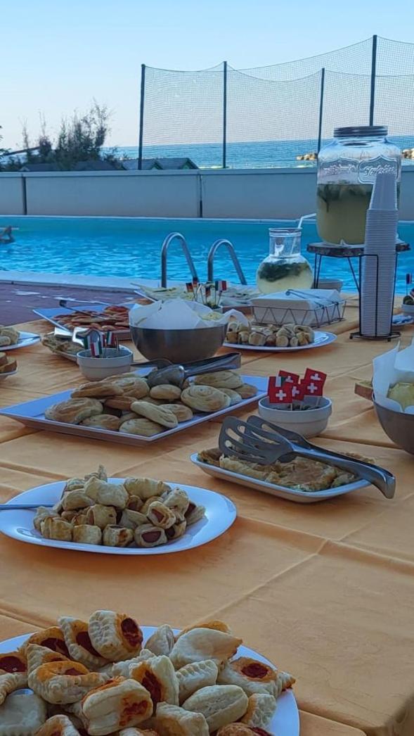 Hotel Embassy Pesaro Eksteriør bilde