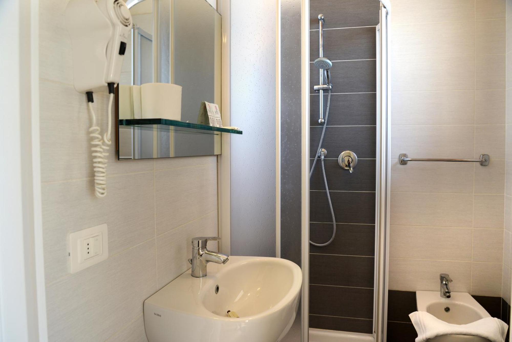 Hotel Embassy Pesaro Eksteriør bilde
