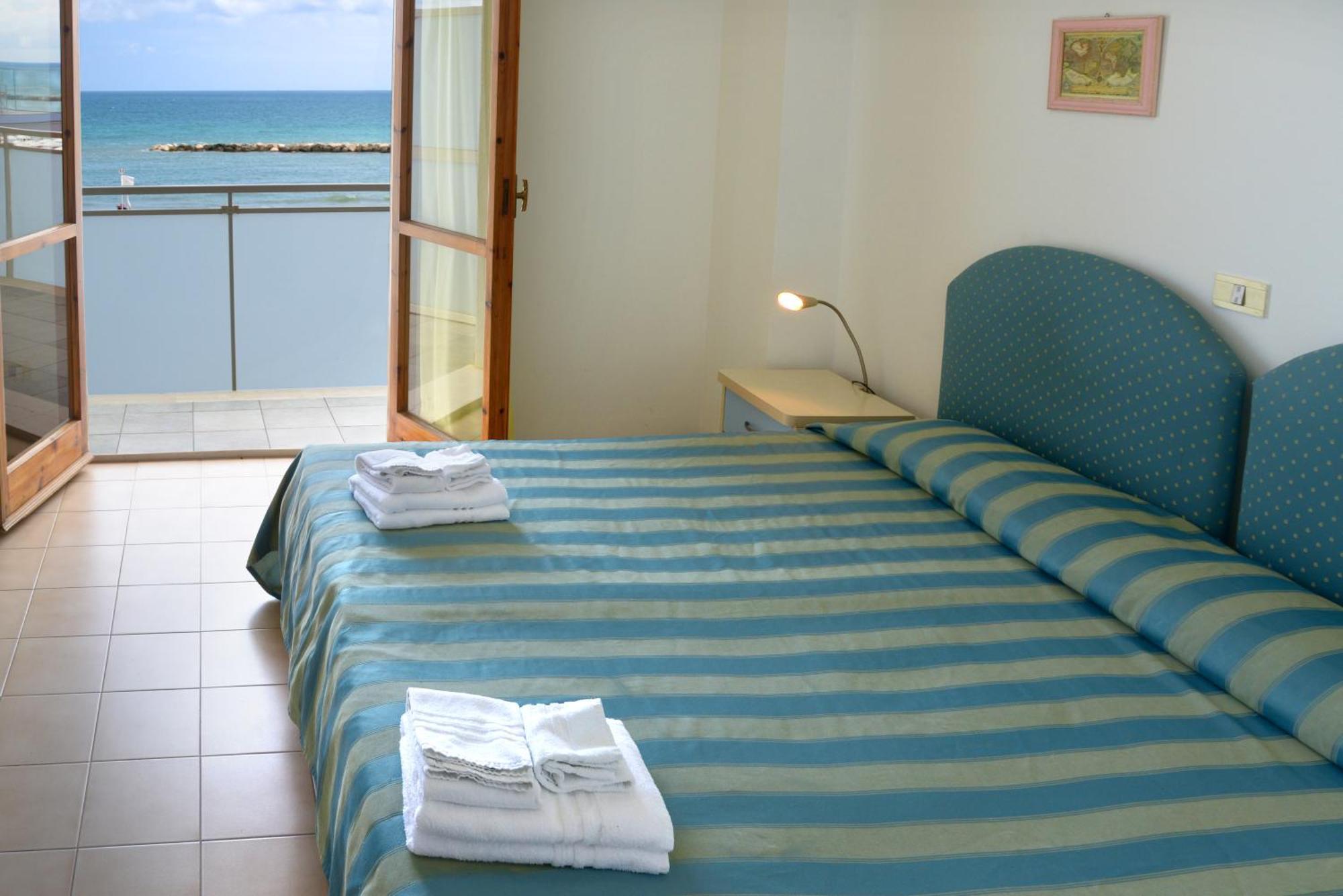 Hotel Embassy Pesaro Eksteriør bilde