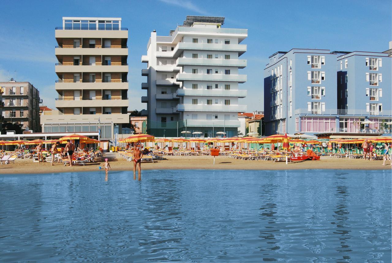 Hotel Embassy Pesaro Eksteriør bilde